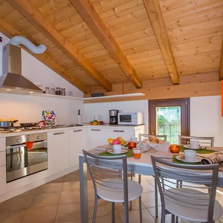 Apartmán Germasino Sleeps 5 Pool T421736 *