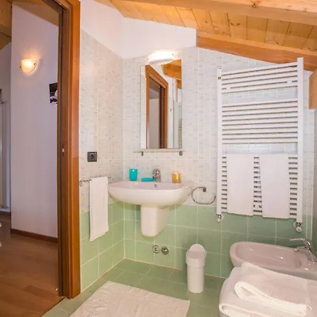 Apartmán Germasino Sleeps 5 Pool T421736 *