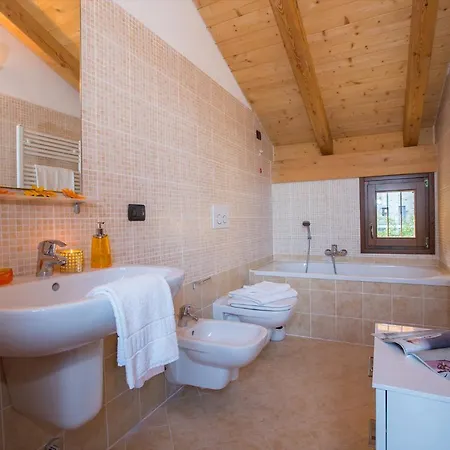 Germasino Sleeps 5 Pool T421736 *